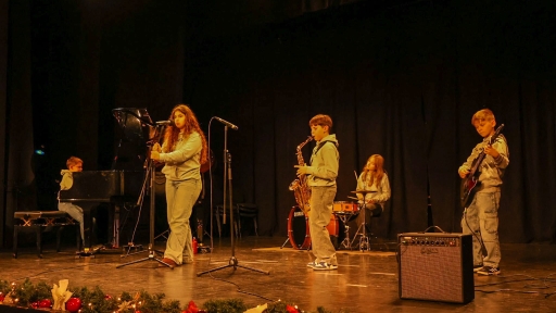 Nastup benda "Blagdanski koncert" Umjetničke škole Fortunat Pintarić, 11. prosinca u Domu mladih